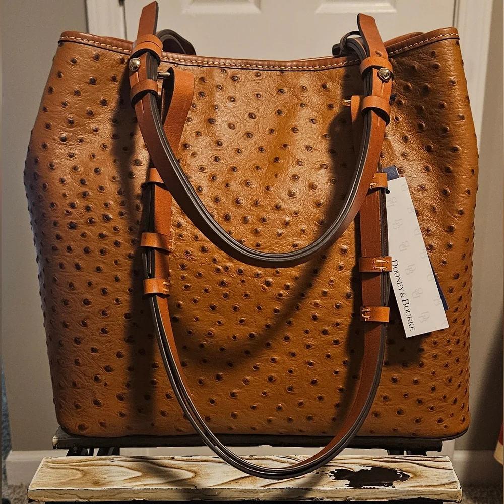 NWT Dooney & Bourke Briana Ostrich Embossed Leather Shoulder Bag: Caramel - Picture 7 of 16